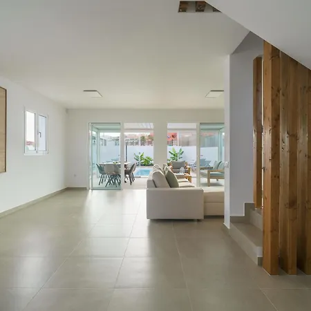 Buena Onda Modern Design, Heated Pool ヴィラ コラレホ