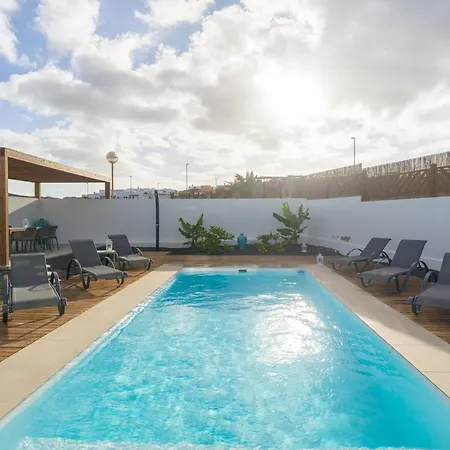 ヴィラ Buena Onda Modern Design, Heated Pool