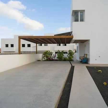Buena Onda Modern Design, Heated Pool * Κοραλέχο