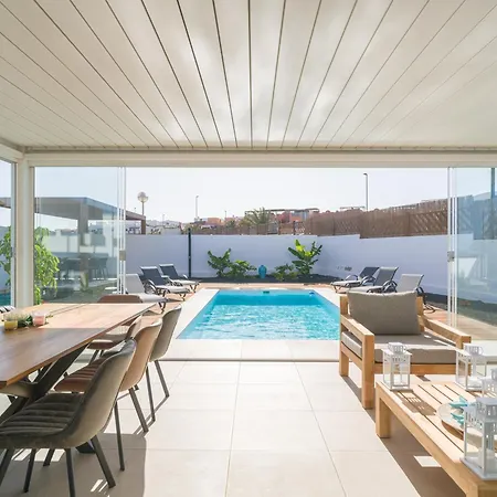 Buena Onda Modern Design, Heated Pool Villa Corralejo