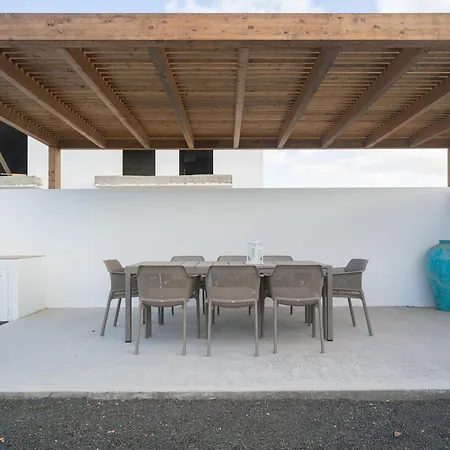 Buena Onda Modern Design, Heated Pool Corralejo
