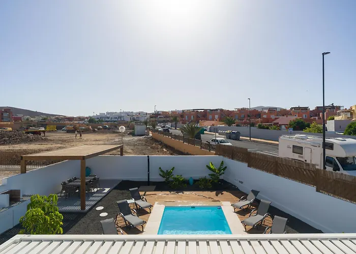 Buena Onda Modern Design, Heated Pool Κοραλέχο