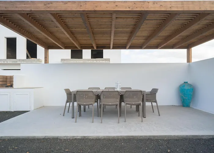 Buena Onda Modern Design, Heated Pool Κοραλέχο