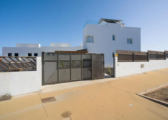 Buena Onda Modern Design, Heated Pool Βίλα