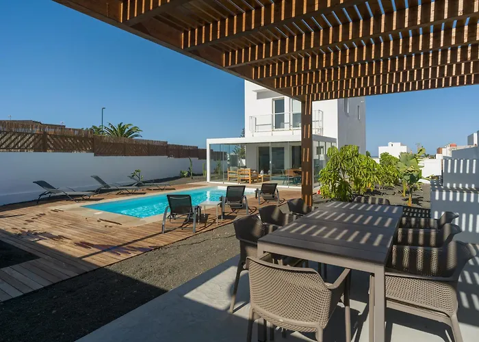 Buena Onda Modern Design, Heated Pool Βίλα *
